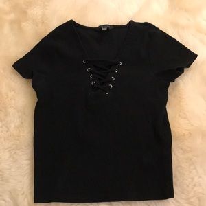 Tight T-shirt with lacing detail